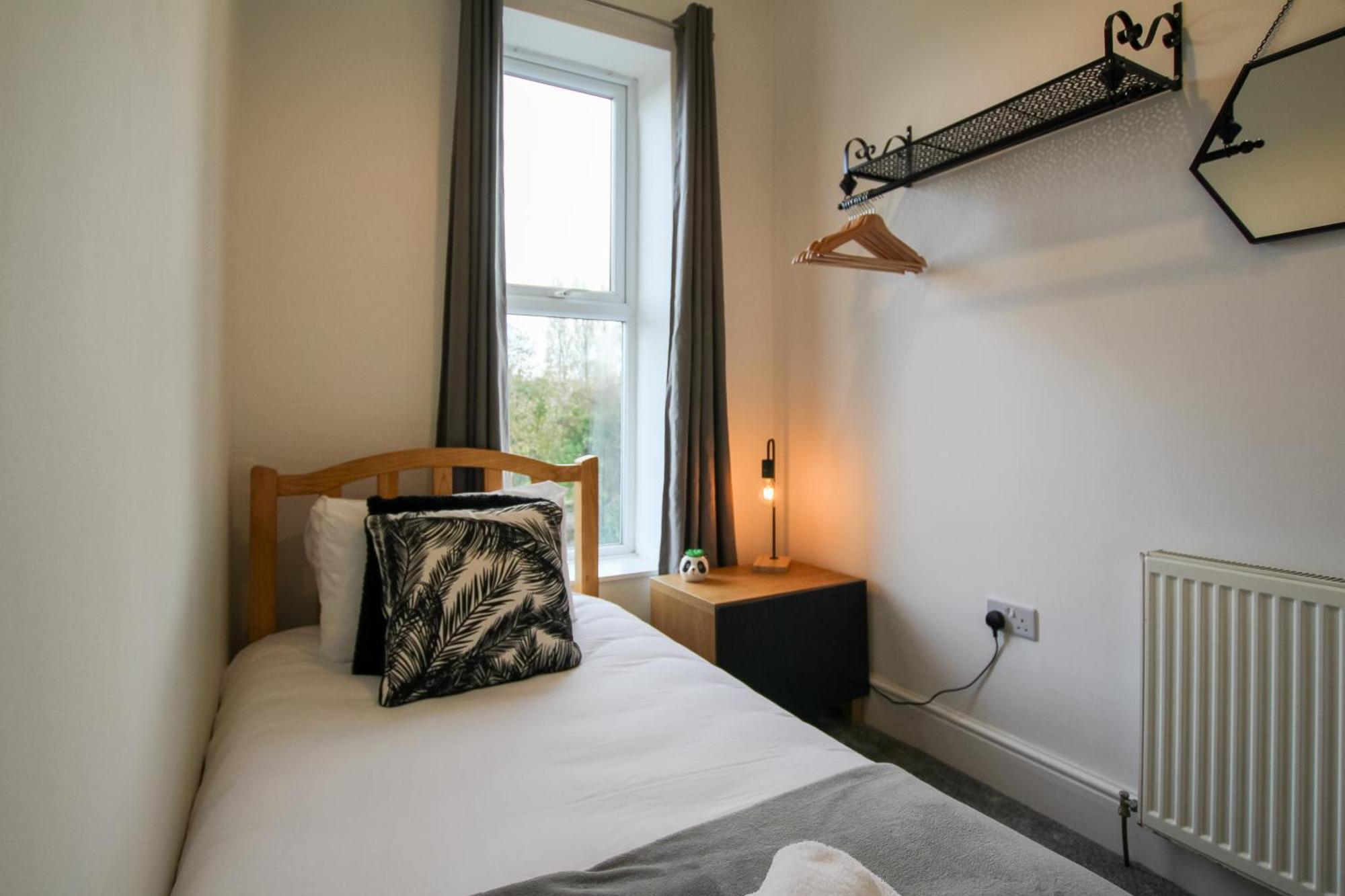 Fairways View - Spacious Apartment - Sleeps 6 - Lovely Views - By Rework Accommodation Hoylake Zewnętrze zdjęcie
